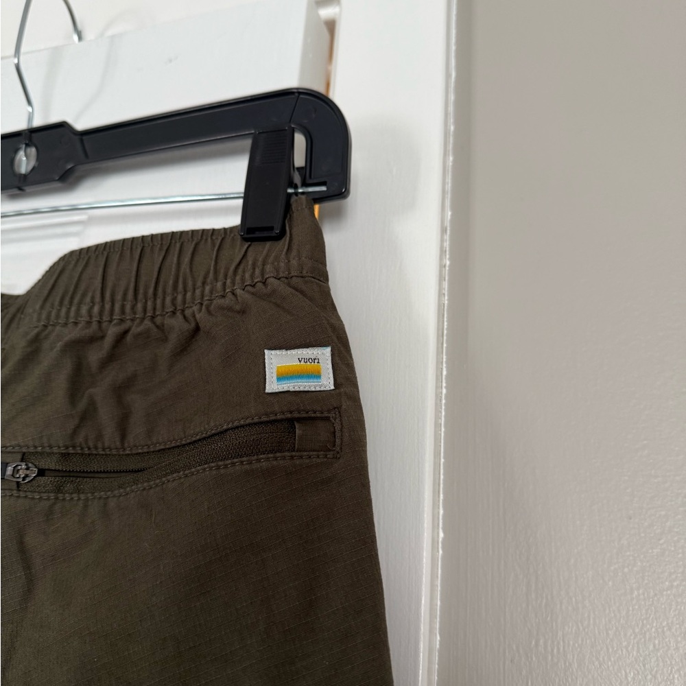 Vuori Olive Athletic Olive Cargo Jogger Pants Outdoor Hiking - Picture 9 of 9